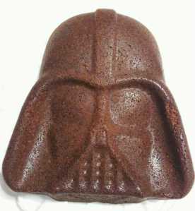 Darth Vader de bizcocho de chocolate cortesía de Iñaki y Estela